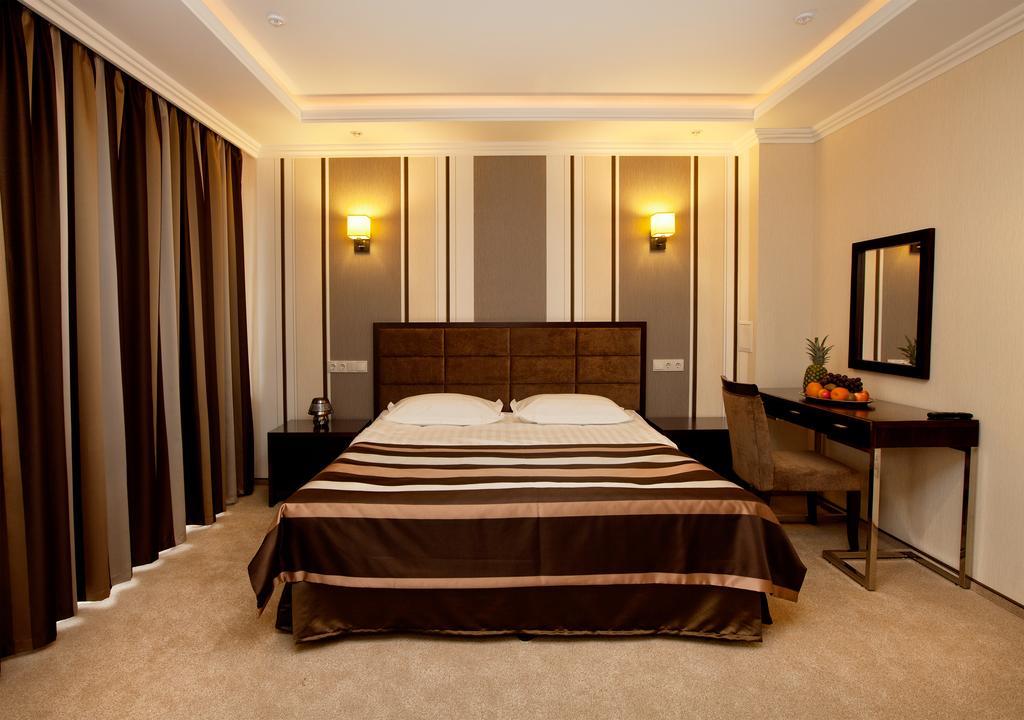 Belle Royalle Lisarnya Zimmer foto